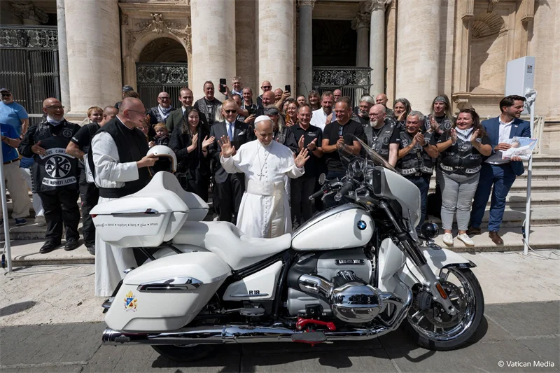 BMW R18 Transcontinental für Papst Leo XIV