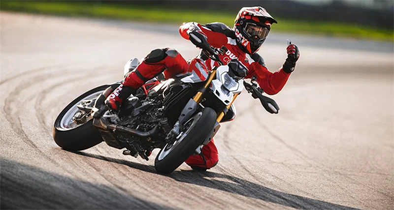 EICMA: Ducati Hypermotard V2 und weitere News