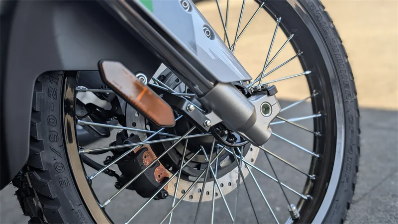 Bremsanlage von Nissin: Ausreichend für ein A2-Bike.