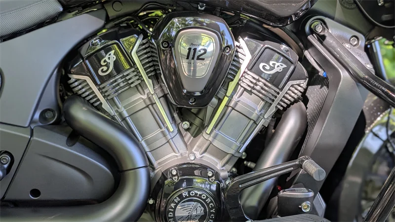 V2-Motor der Chieftain. Bitte gehen Sie auseinander!