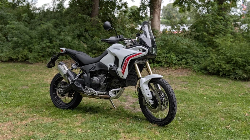 Ducati Desert X V2 im Test
