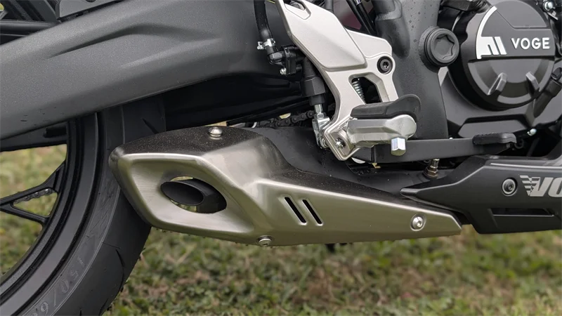 Underfloor-Auspuff im Yamaha-Style