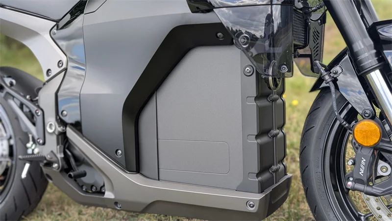 Lithium-Ionen Akku mit 9,3 kWh Kapazität
