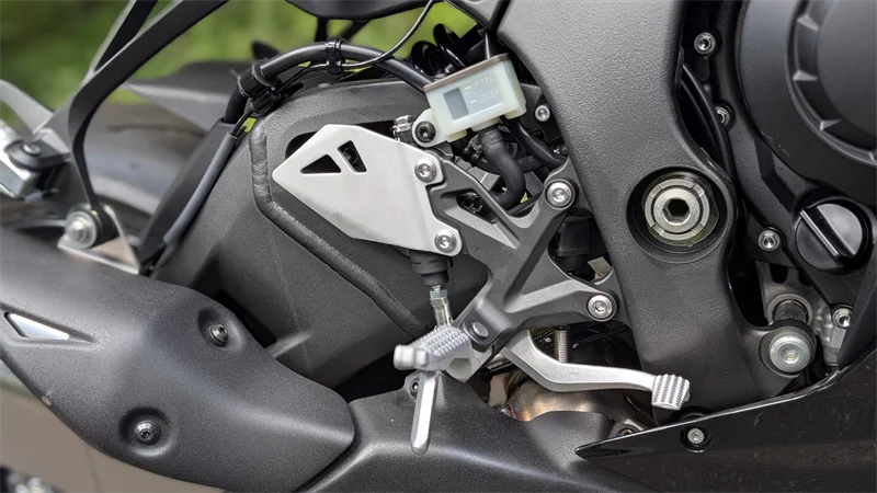 Viele schöne und wertige Details bei der Ninja ZX-10 R.