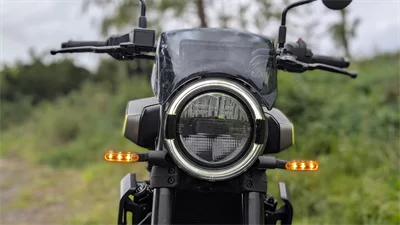 Beleuchtung vorne Husqvarna Svartpilen 401#