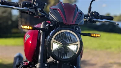 Frontbeleuchtung mit Tagfahrlicht