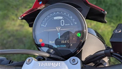 Zweigeteiltes Cockpit mit LCD und TFT