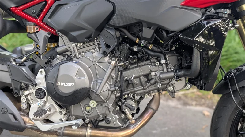 Motor: 890 ccm V2 mit 120 PS und variabler Ventilsteuerung.