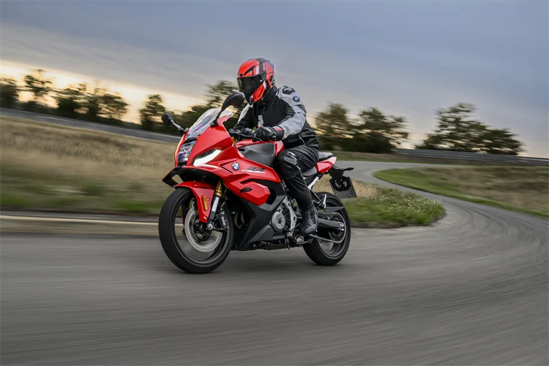 Neu: BMW F 450 RR